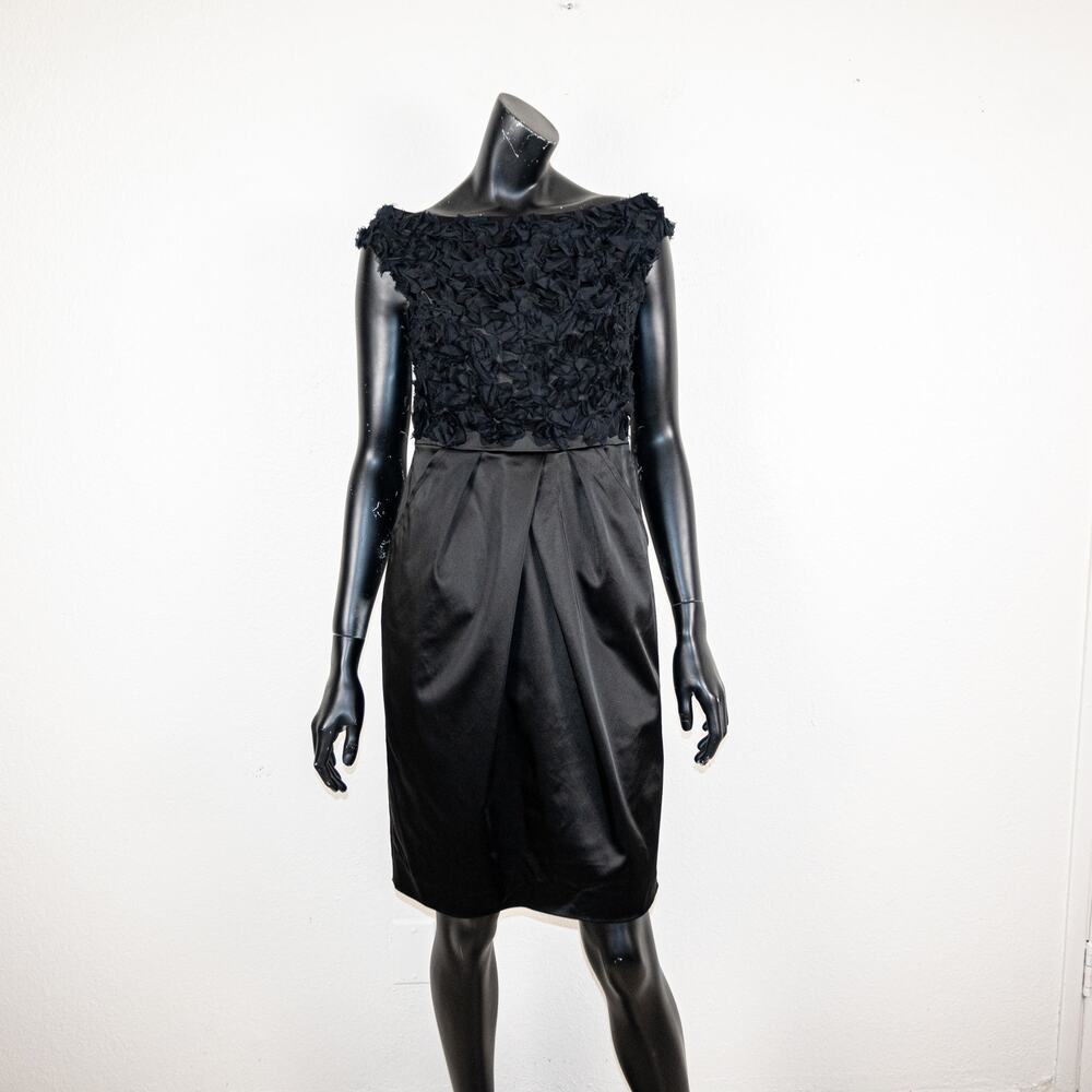 ST. JOHN Women's Rosette Cocktail Dress in black size 4 - Picture 2 of 11
